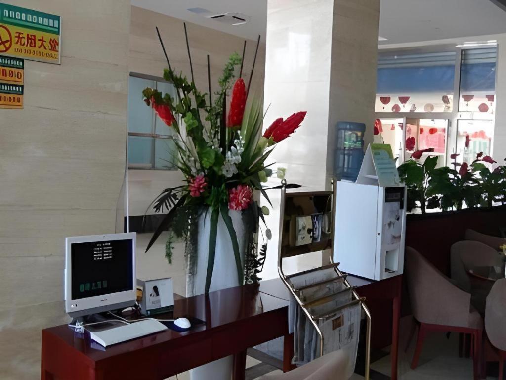 Greentree Inn Tianjin Wuqing Distric Bohai Market Eksteriør billede